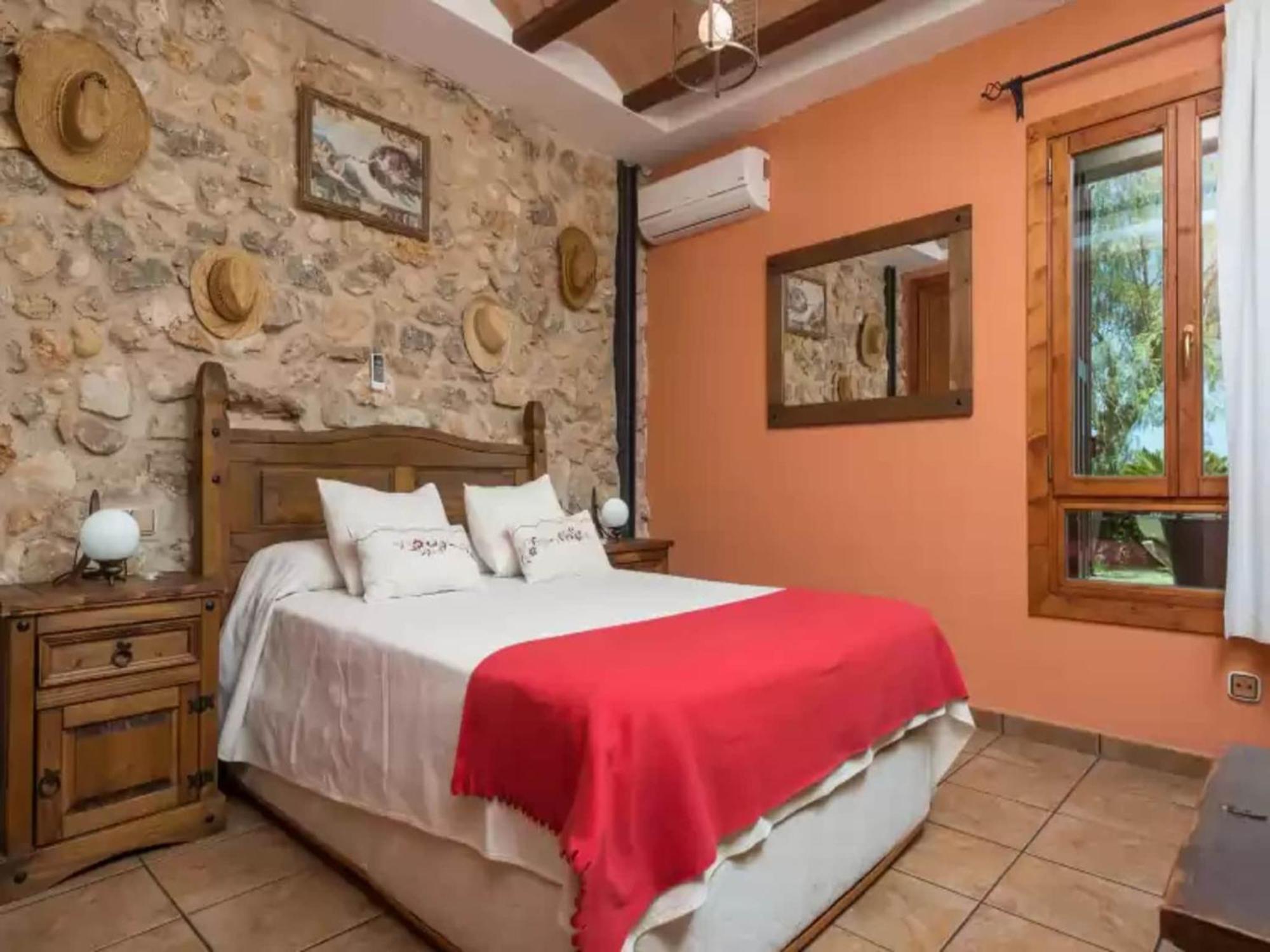 Villa With Private Pool In *